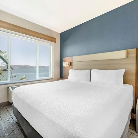 Holiday Inn Express Hotel & Suites Astoria By Ihg Exterior photo