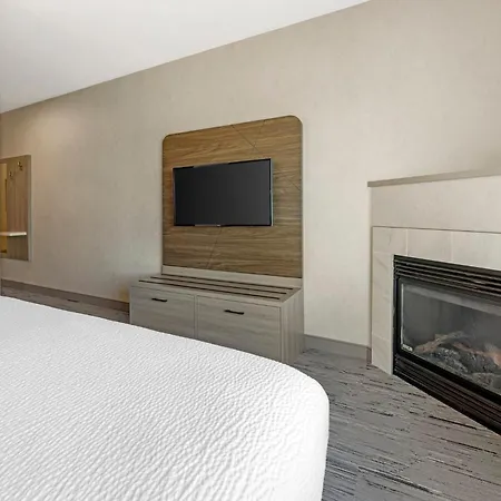 Holiday Inn Express Hotel & Suites Astoria By Ihg Exterior photo