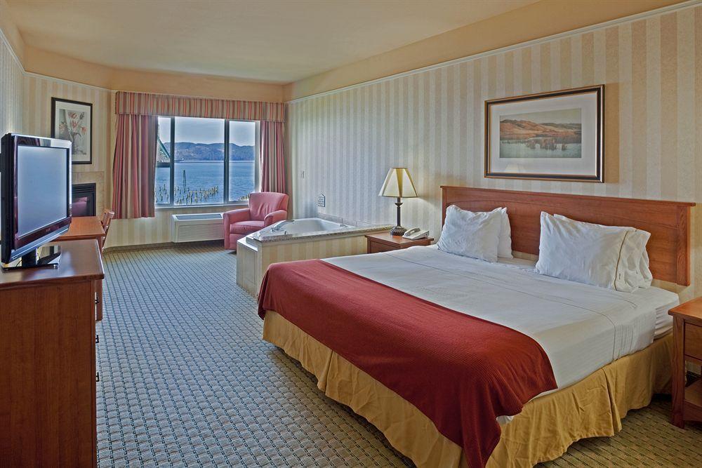 Express & By Ihg Hotel 2*