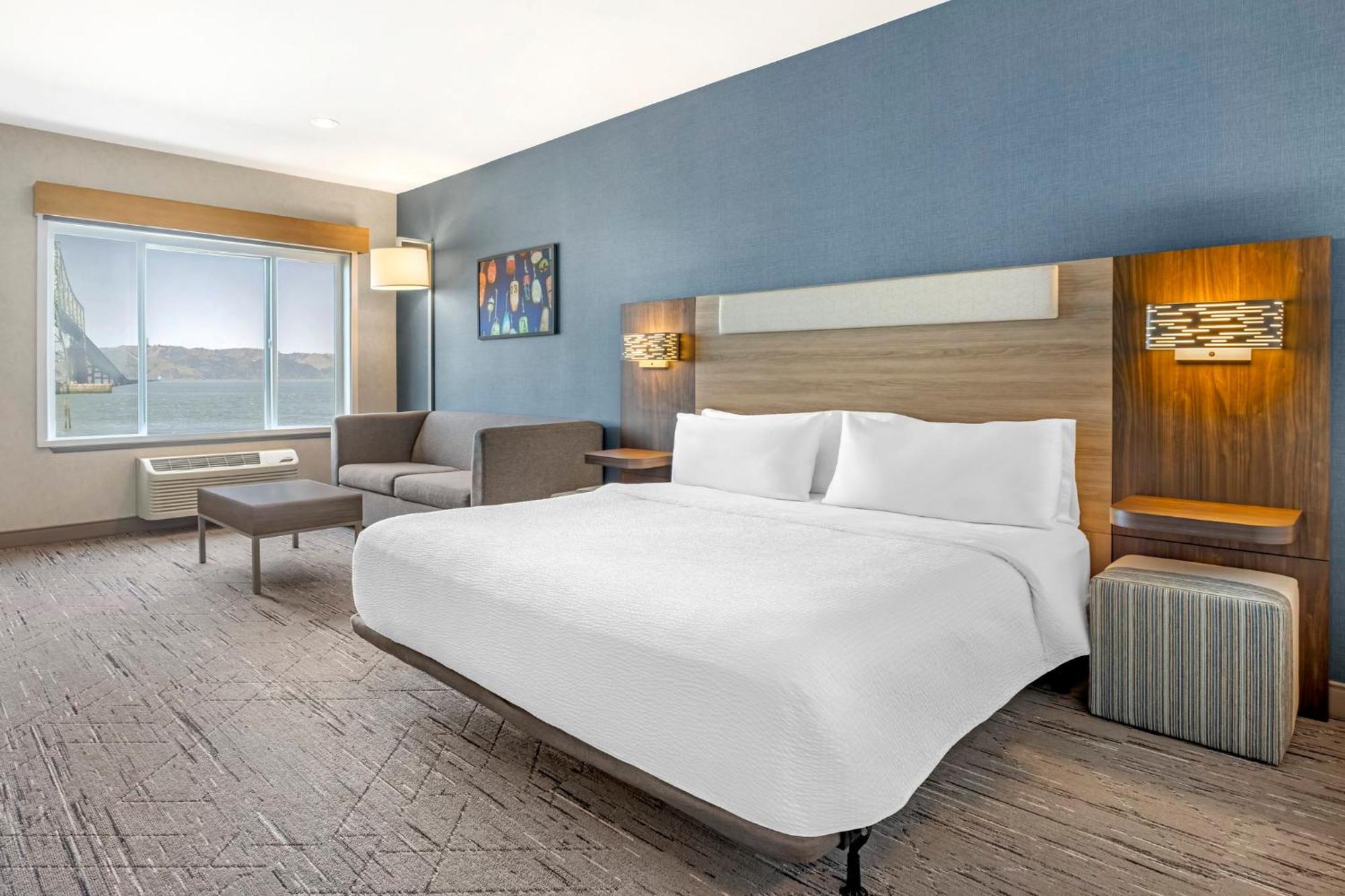 Express & By Ihg
