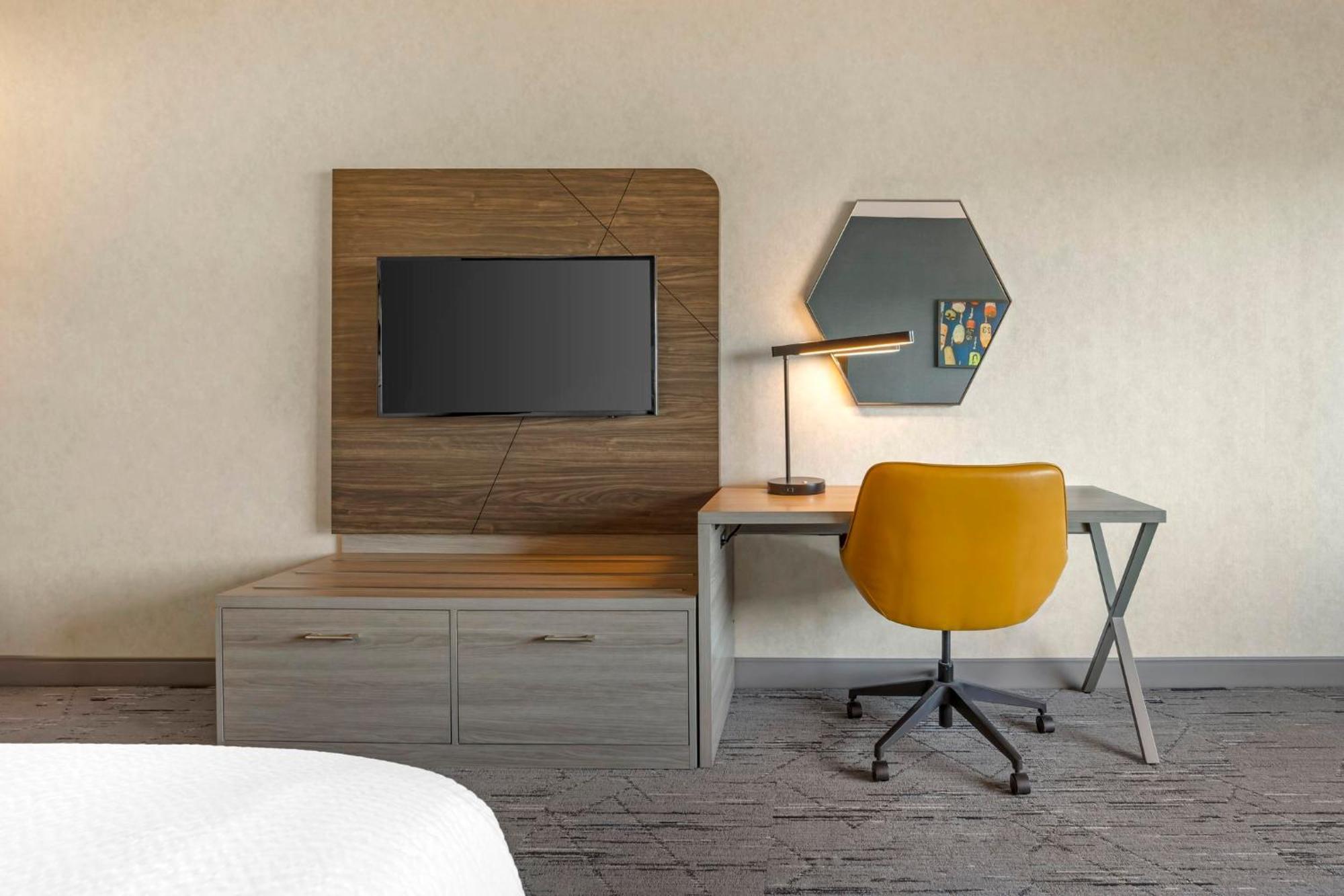 Express & By Ihg Hotel