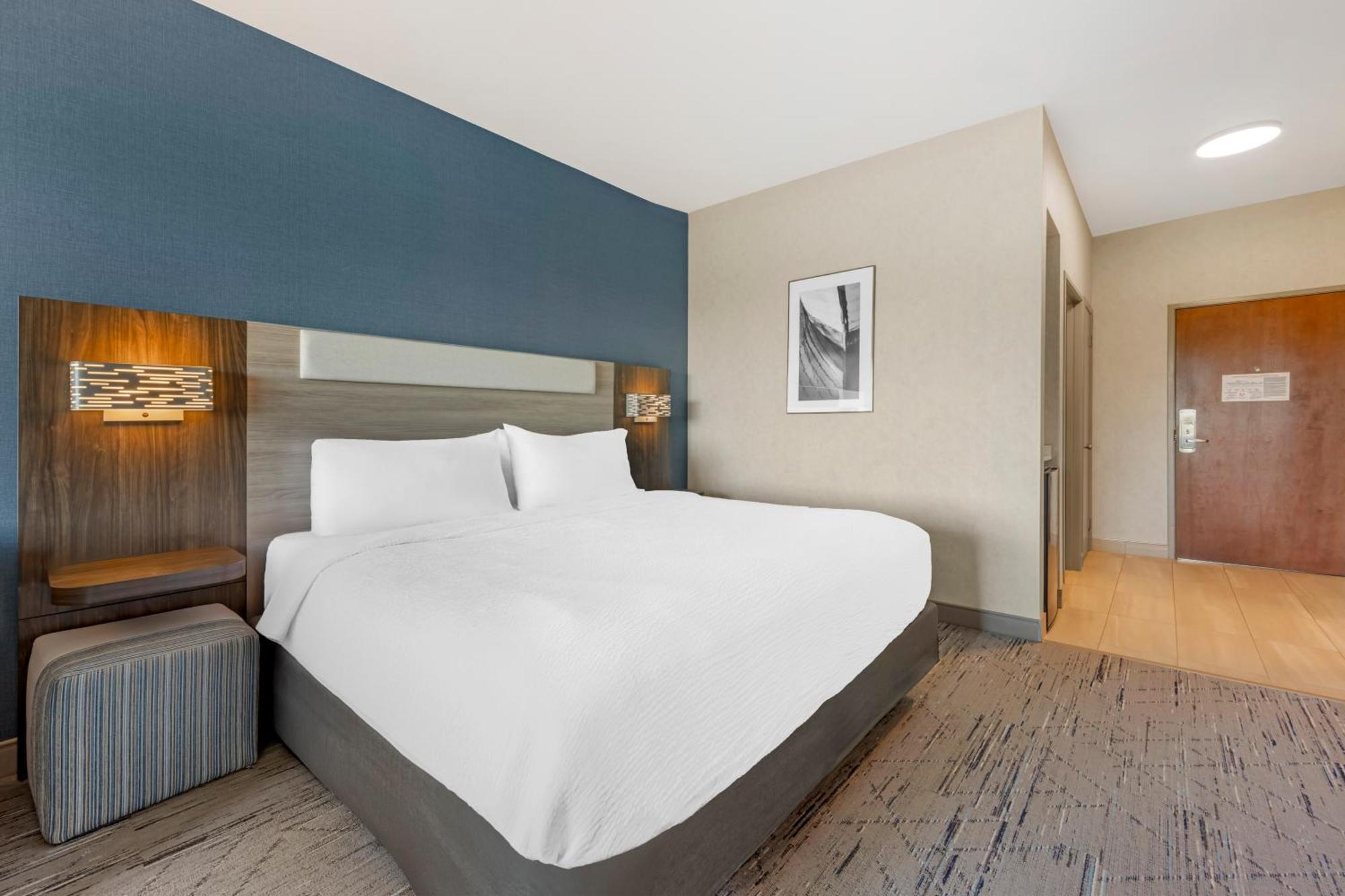Hotel Express & By Ihg